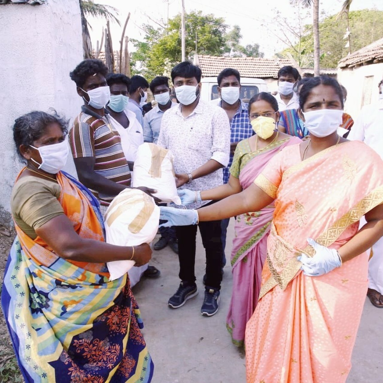 2020 05 MSW Outreach District government jpg 202005 CHE Madras Social Workers Give 1600 Relief Kits Approved for Full Use
