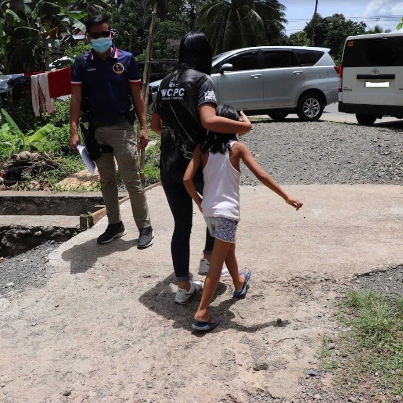 One of the victims with police pic2