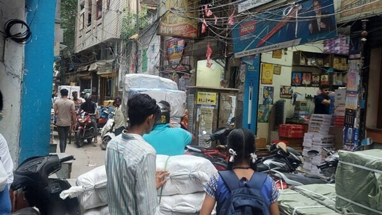 2023 07 Tamil Nadu Jewelry Factory Street View 2023 07 Tamil Nadu Minor Boys Rescued from Jewelry Factory Limited Use