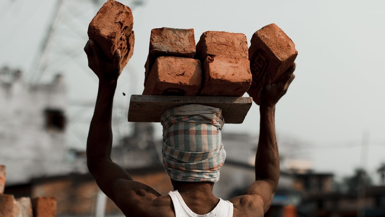JS 20161107 8606 201611 Slavery India Brick Kiln small 1