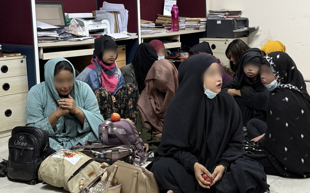 2025 12 Relak Zone Case 11 Blur jpg 202512 BGD Relak Zone Case Full Use