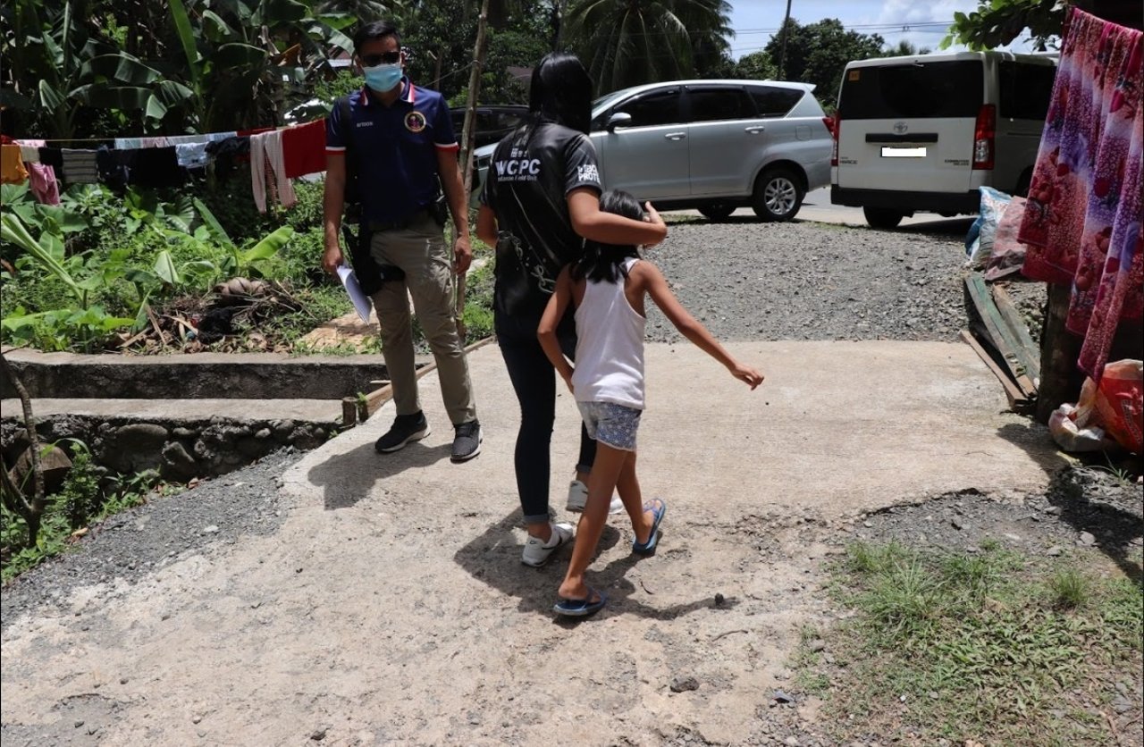 One of the victims with police pic2